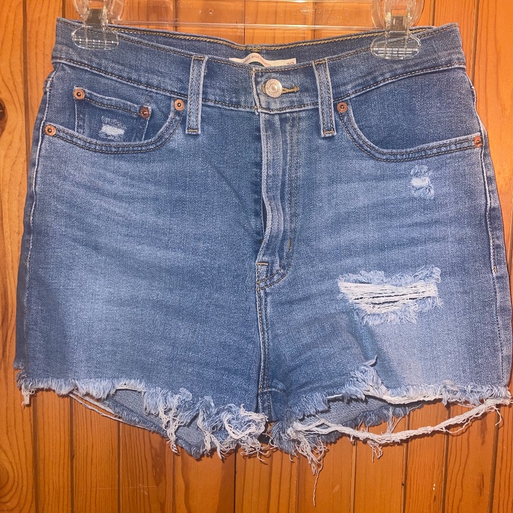 Levi’s shorts • high rise